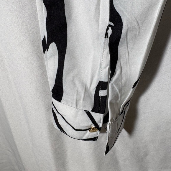 Black and White Abstract Print Women's Top - Picture 4 of 6